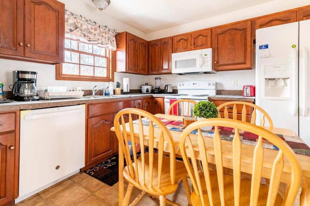 Cheerful Pocono Home Away From Home Albrightsville Exteriör bild